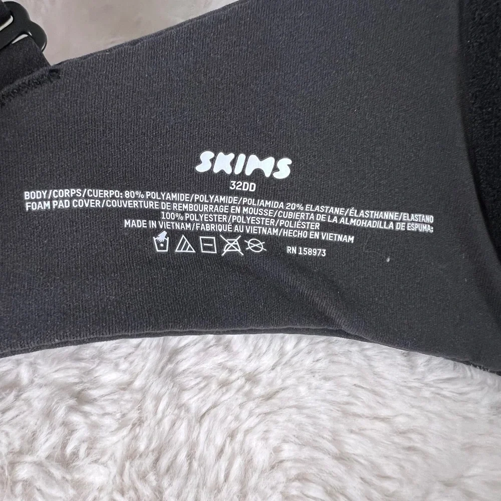 Skims Fits Everybody T-Shirt Bra Onyx Black Underwire BR-UWR-2294 Size 32DD NEW